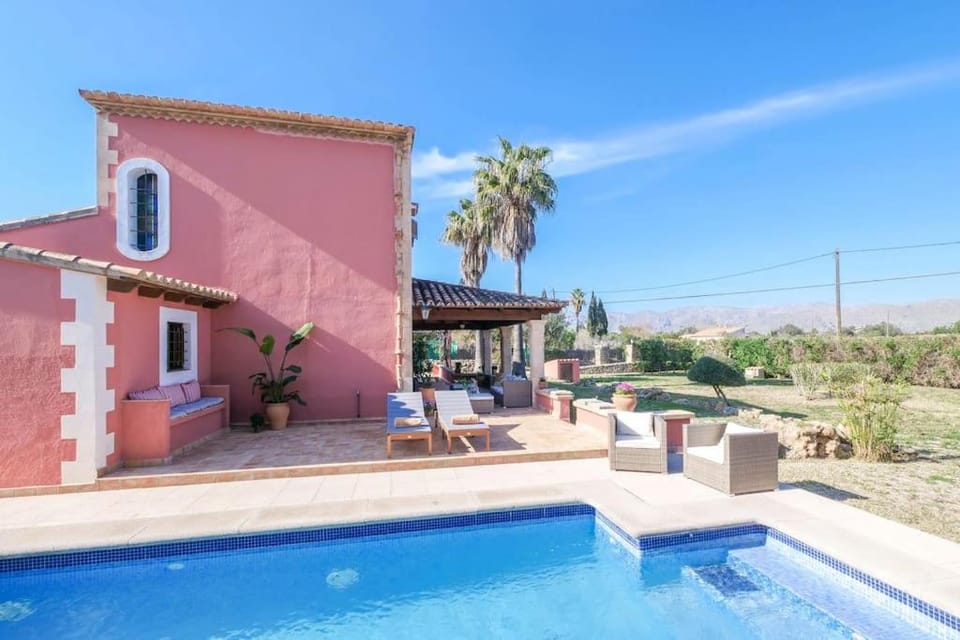 Finca REIG in Traumlage,Pool,strandnah,schnelles WIFI,Klima Villa in Raiguer
