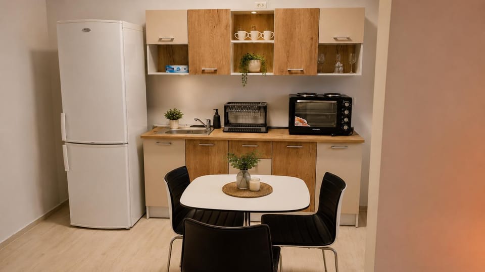 Kitchen or kitchenette, oven