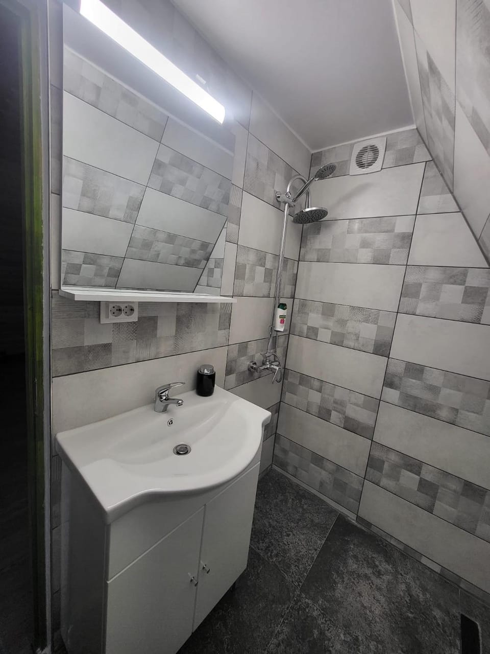 Shower, Bathroom
