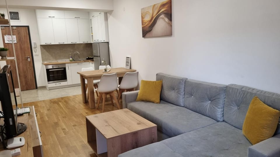 Kitchen or kitchenette, Living room, Seating area, Dining area