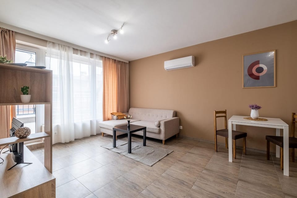 Living room, Seating area, Dining area, air conditioner