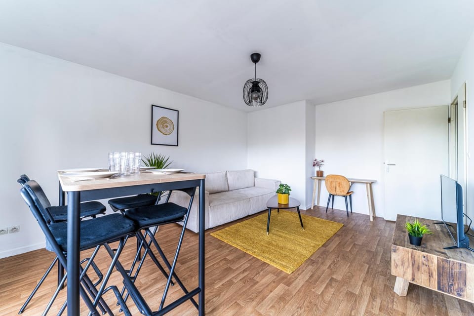 Living room, Photo of the whole room, Seating area, Dining area