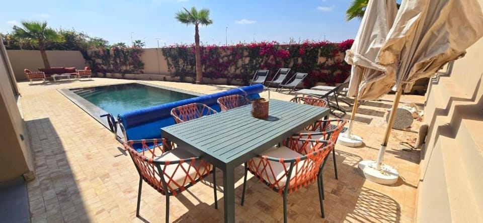 Pool view, Swimming pool
