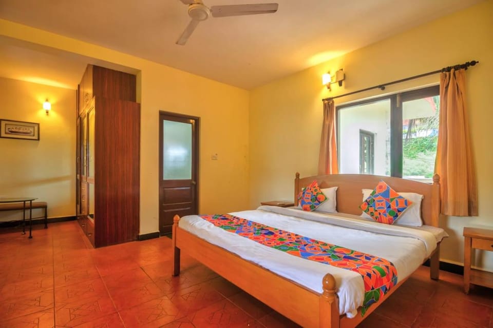 Hilltop 3BHK Villa With Swimming Pool Near Candolim Villa in Goa, India