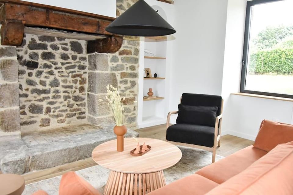 Maison des 11 Écluses-Vue sur le Canal d'Ille-et-Rance House in Brittany