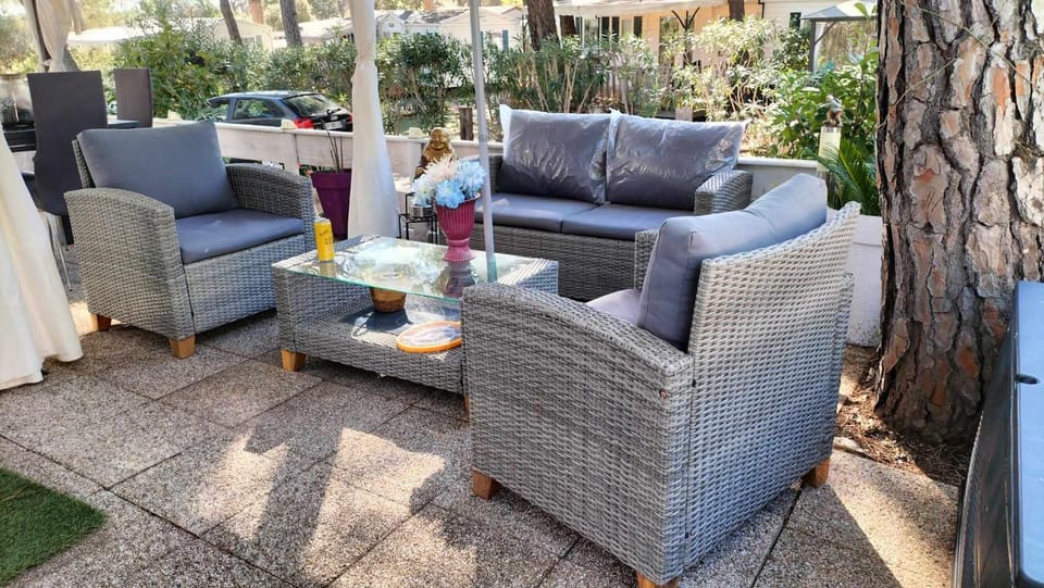 Village l oasis Campground/ 
RV Resort in Roquebrune-sur-Argens