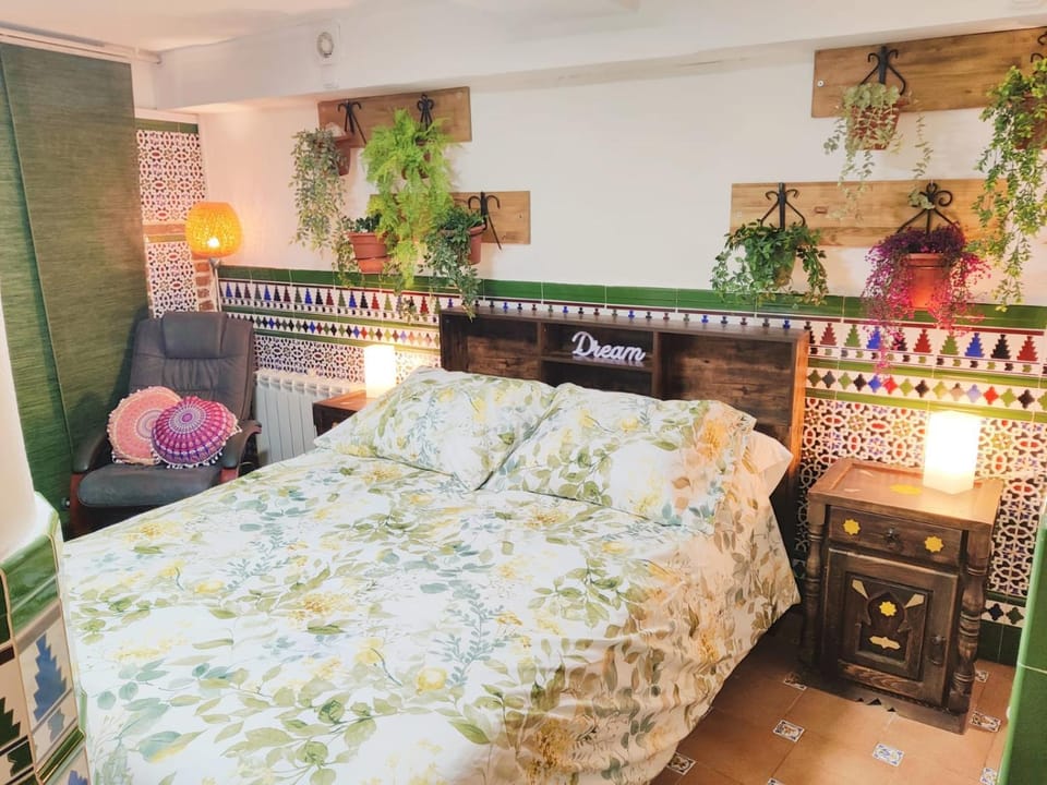 Bed, Photo of the whole room, Bedroom