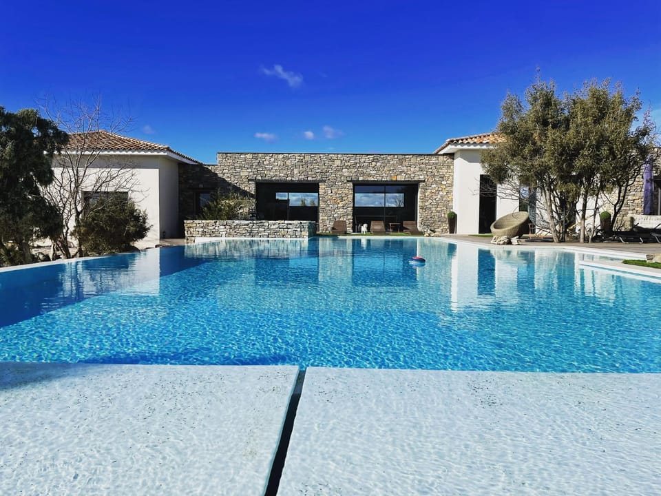 Day, Pool view, Swimming pool, sunbed
