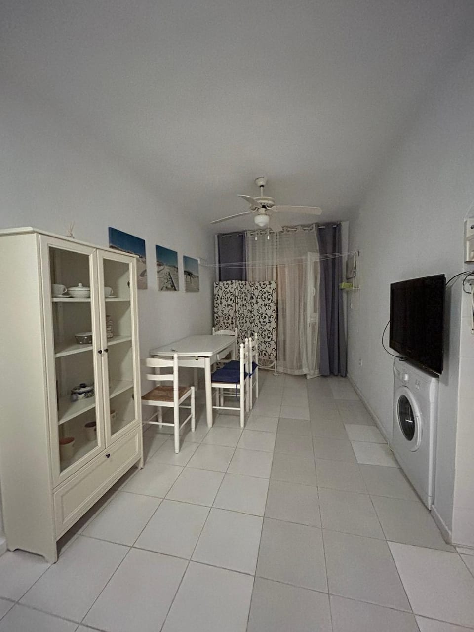 Communal lounge/ TV room, TV and multimedia, Dining area