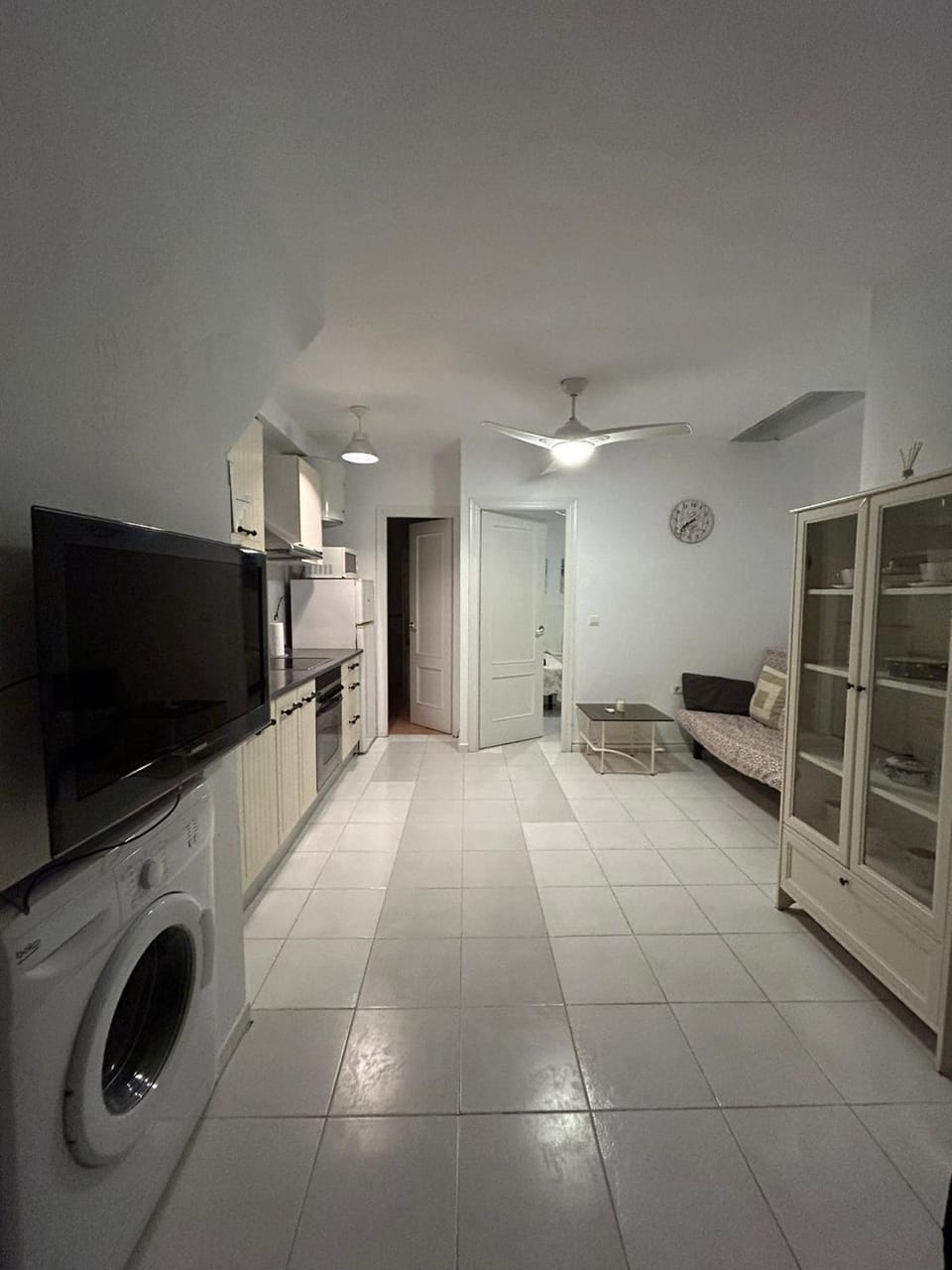 Communal lounge/ TV room, TV and multimedia, Living room, Seating area, washing machine
