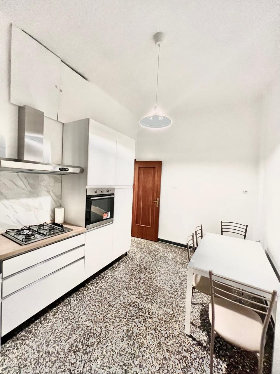 Kitchen or kitchenette, Dining area, pet friendly, stove
