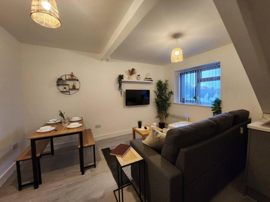 SuperValue Suite 7 - Fast WiFi, Hotel Linen, Keyless Entry, City only 10 Mins - BY PROPERTY PROMISE Apartment in Cardiff