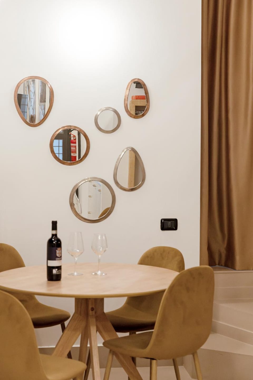 Food and drinks, Dining area, Drinks