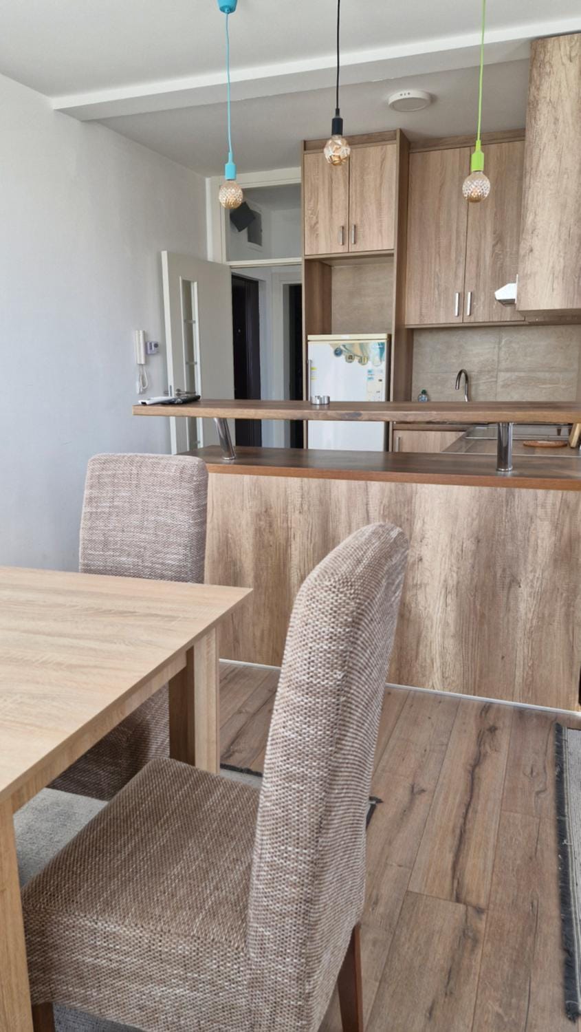 Kitchen or kitchenette, Seating area