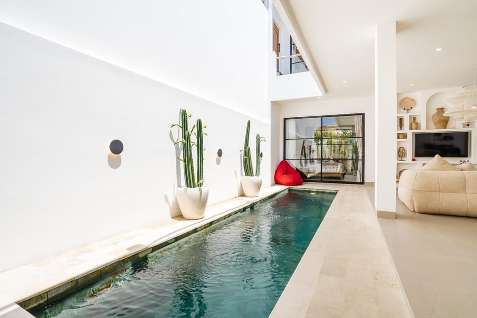 Pool view, Swimming pool