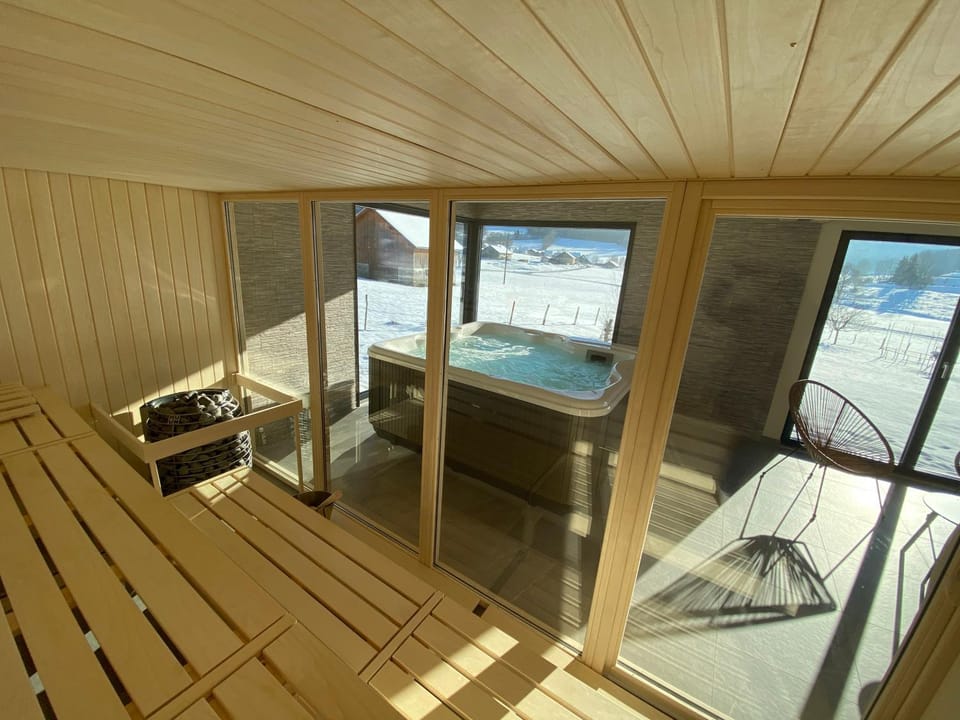 Natural landscape, Hot Tub, Sauna, Sauna, Spa and wellness centre/facilities