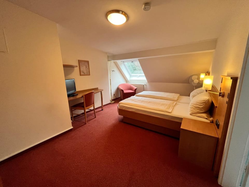 Bed, Photo of the whole room