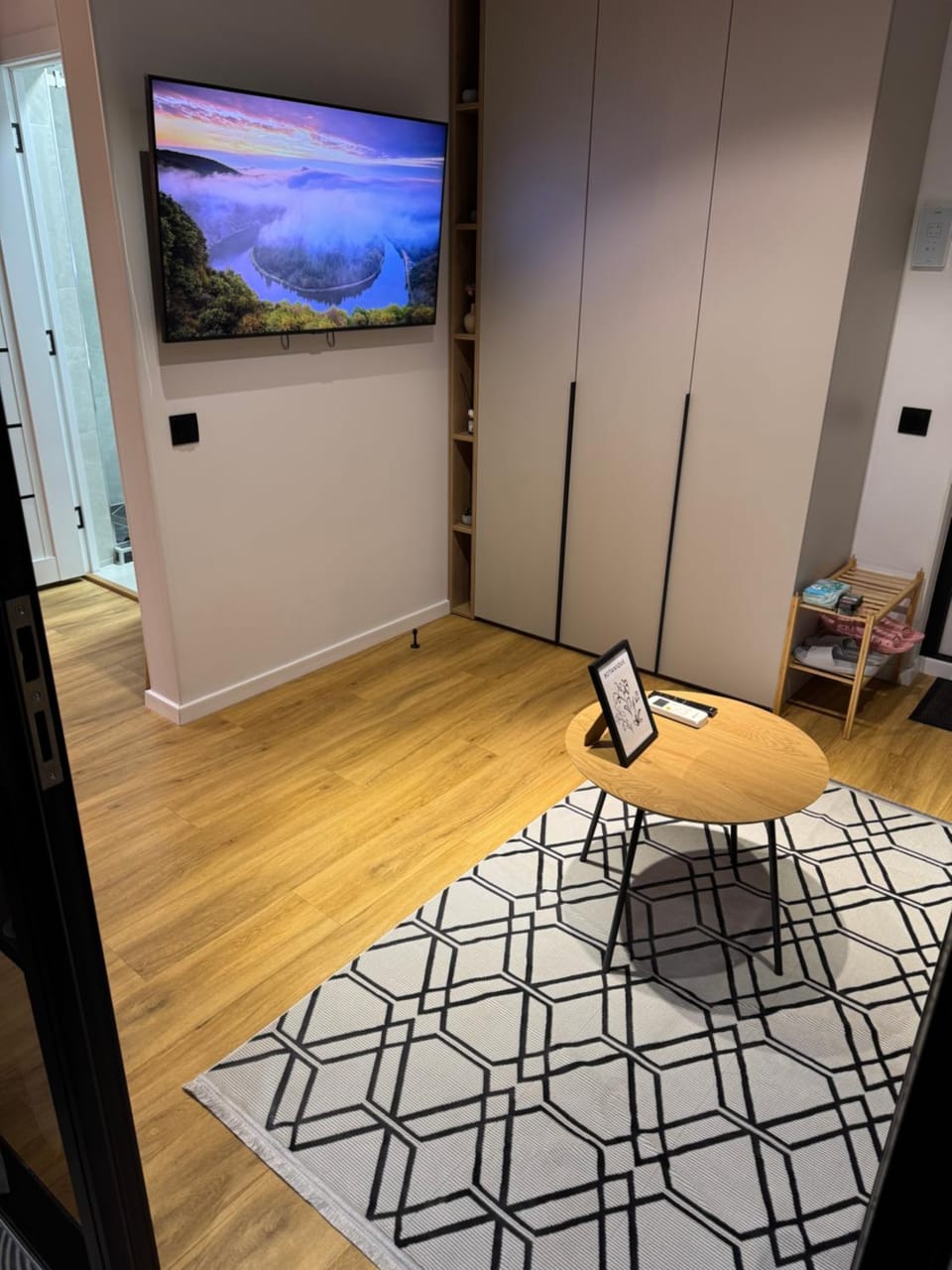 TV and multimedia, Living room, Seating area