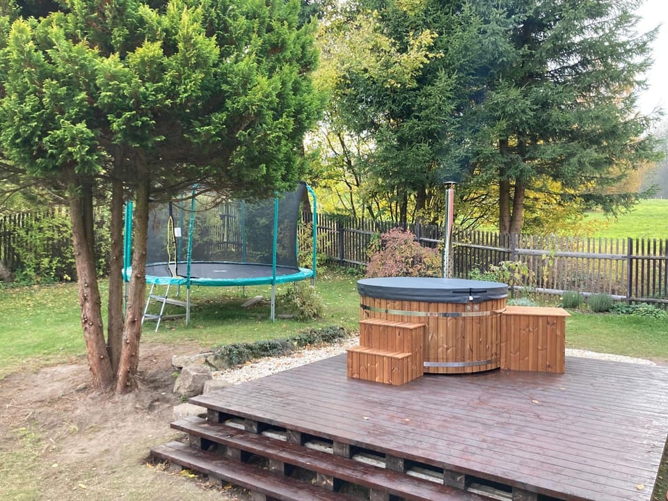 Day, Natural landscape, Children play ground, Garden, Garden, Hot Tub, Garden view