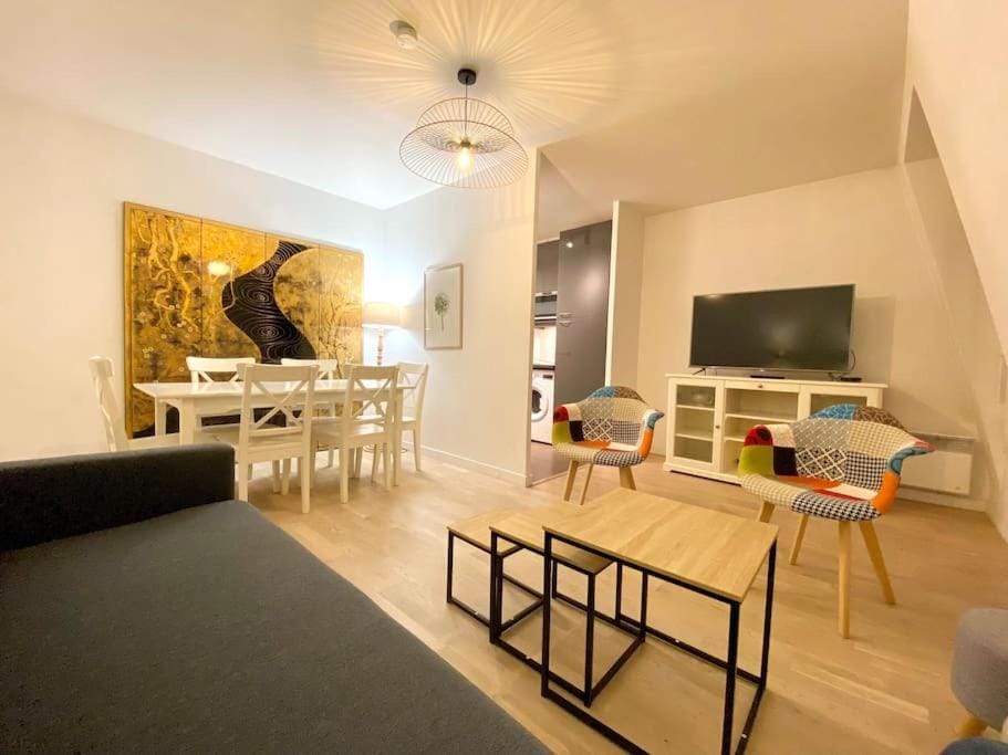 Suite Médicis Near Disneyland Apartment in Chessy