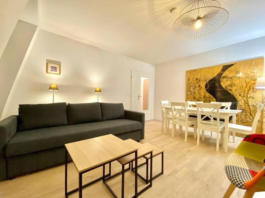 Suite Médicis Near Disneyland Apartment in Chessy