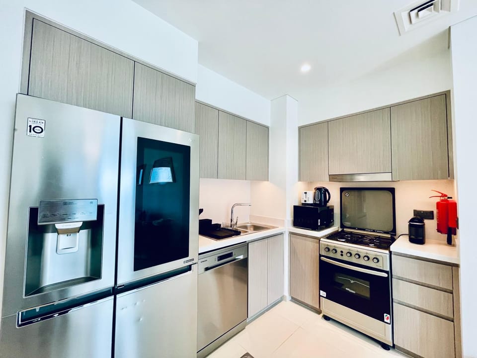 Majestic Act 2bedroom Boulevard view Apartment in Dubai