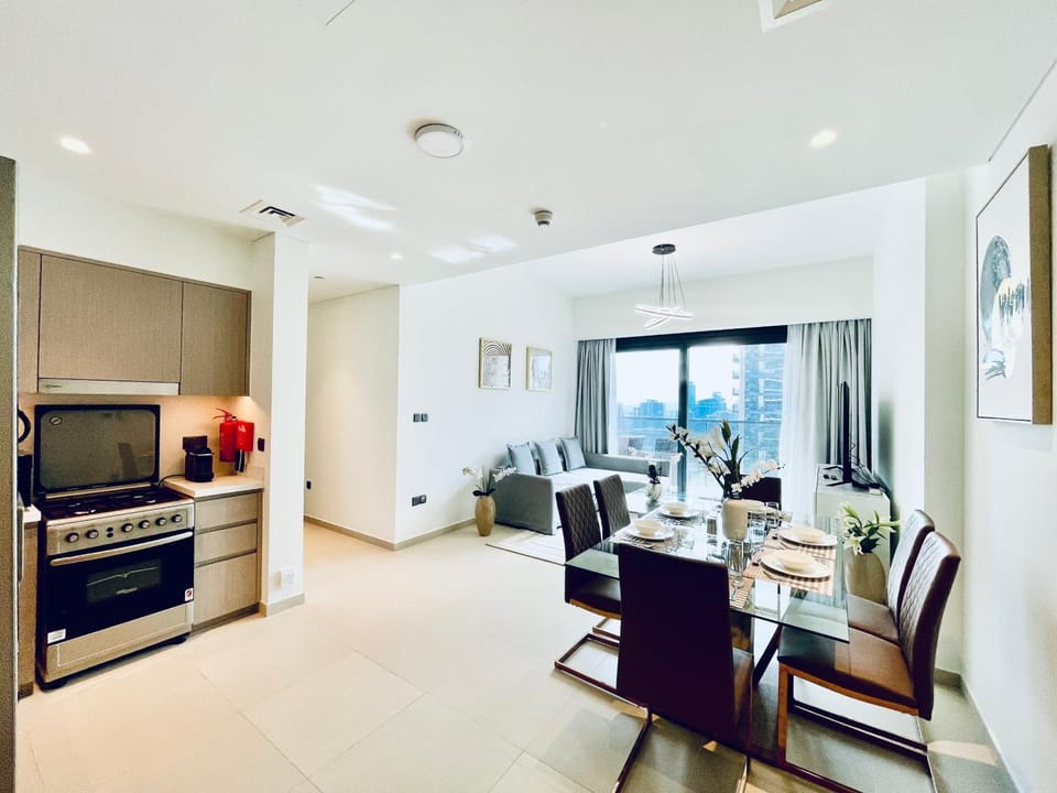Majestic Act 2bedroom Boulevard view Apartment in Dubai