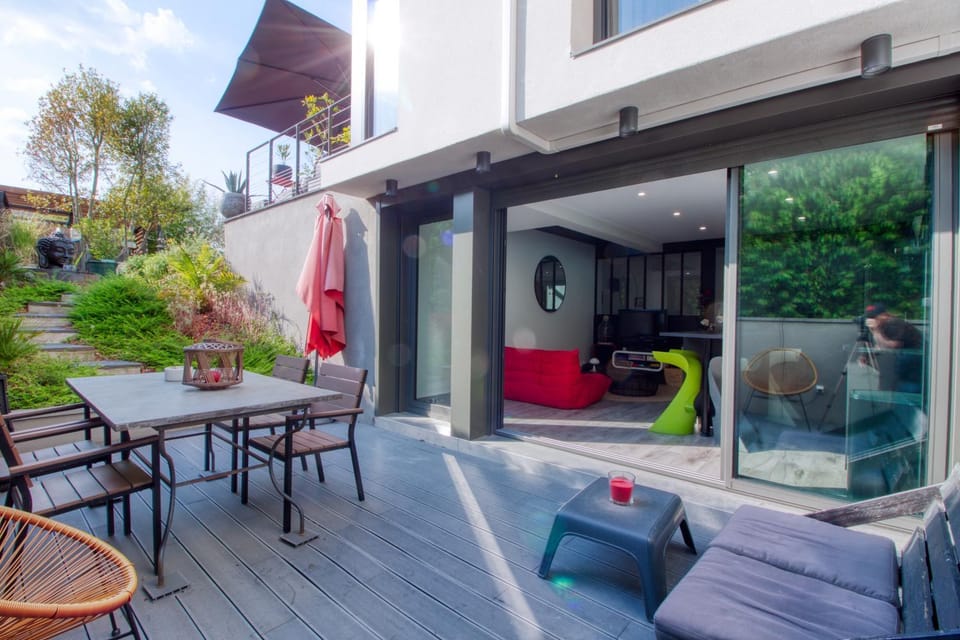 Patio, BBQ facilities, Garden, View (from property/room), Balcony/Terrace, Balcony/Terrace, Living room, Seating area, Dining area, Garden view