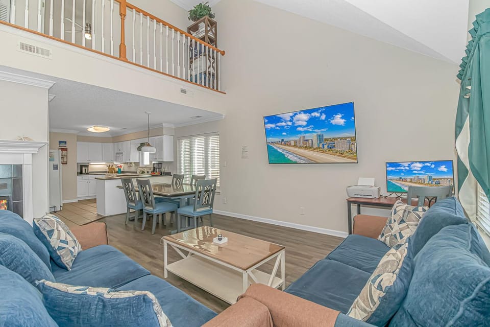Stunning and Spacious 3 Bedroom House with Fireplace! Steps From the Ocean- Memory at the Sea! House in North Myrtle Beach