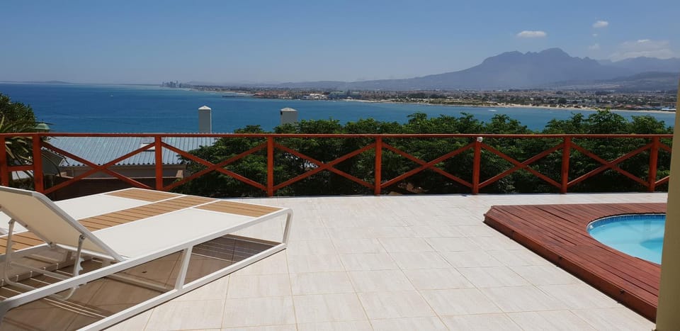 View (from property/room), Balcony/Terrace, Mountain view, Sea view, sunbed