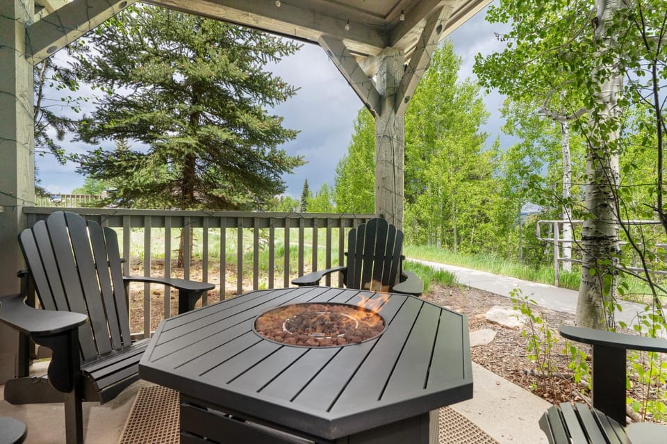 Patio, Natural landscape, Balcony/Terrace, Garden view