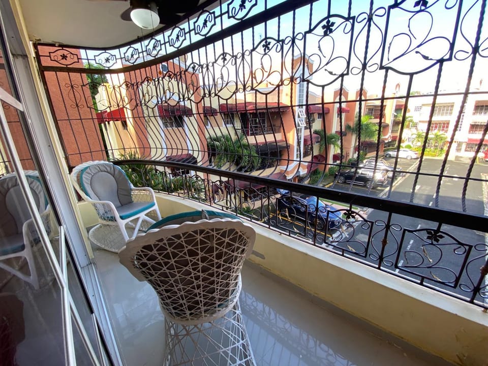 3 Santo Domingo Norte, Huge Charming apt close to all fun Apartment in Santo Domingo
