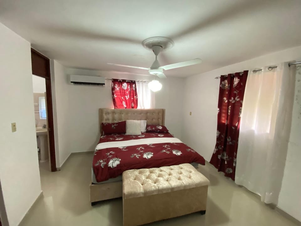 3 Santo Domingo Norte, Huge Charming apt close to all fun Apartment in Santo Domingo