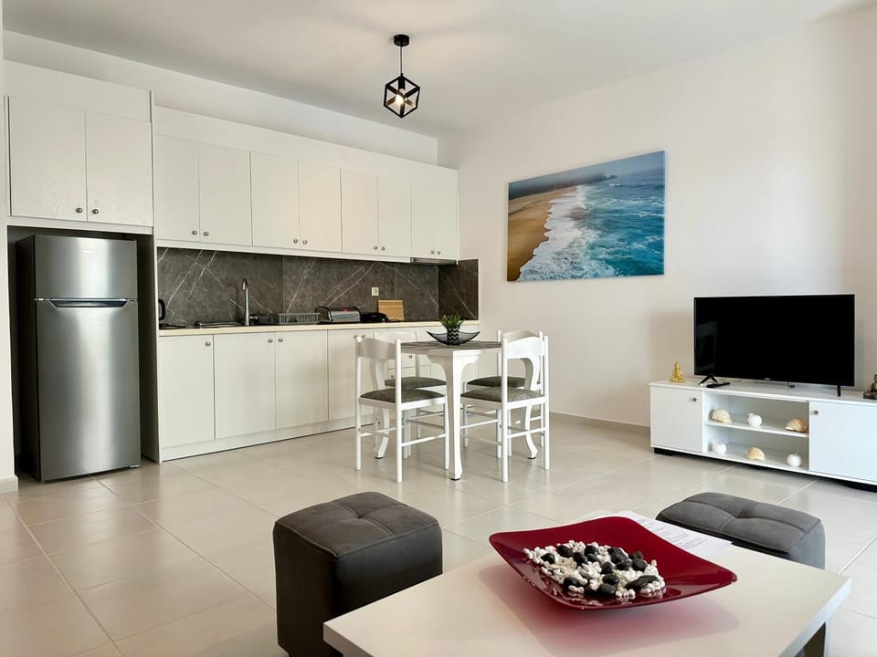 TV and multimedia, Kitchen or kitchenette, Living room, Dining area