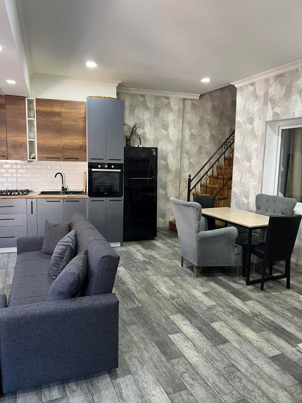 Kitchen or kitchenette, Living room, Seating area, pet friendly