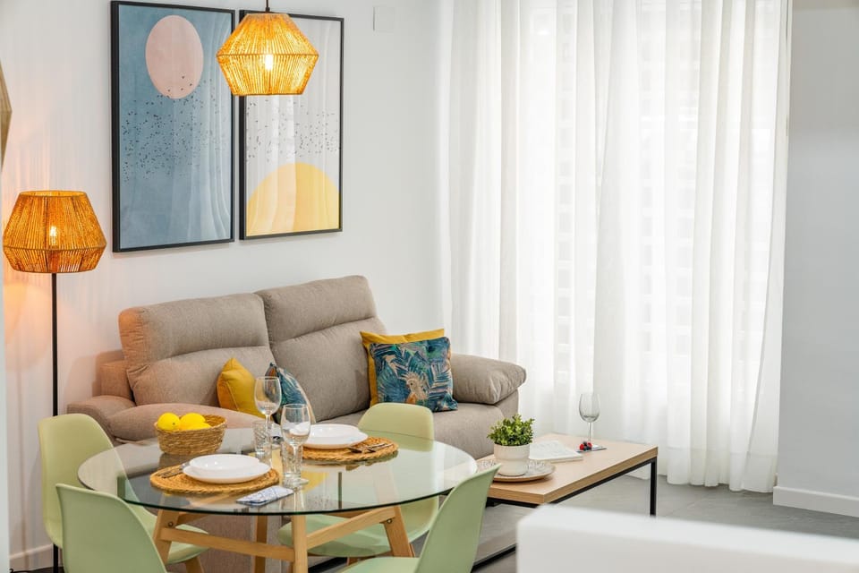 Seating area, Dining area