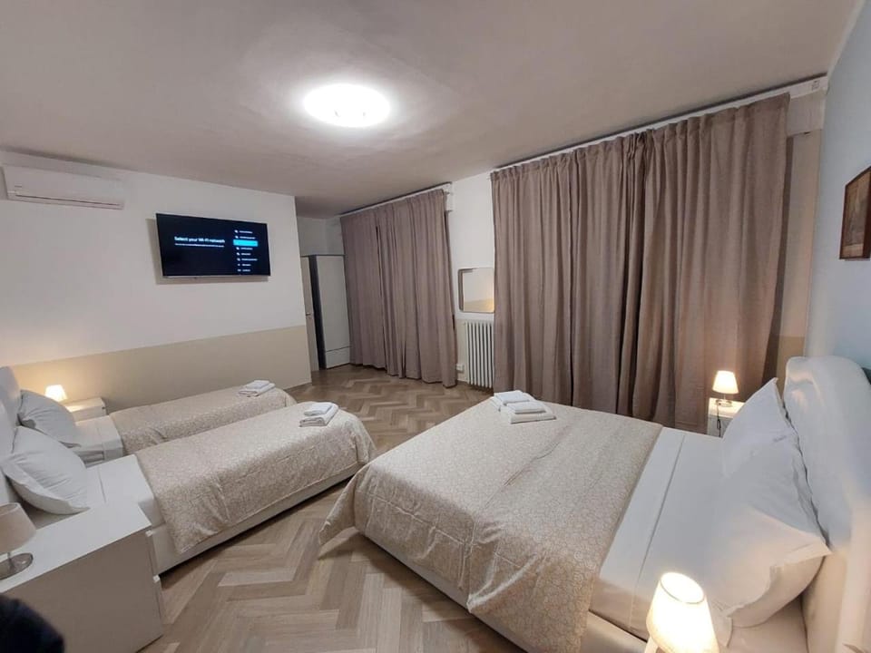 Bed, TV and multimedia, Living room, Photo of the whole room, Bedroom