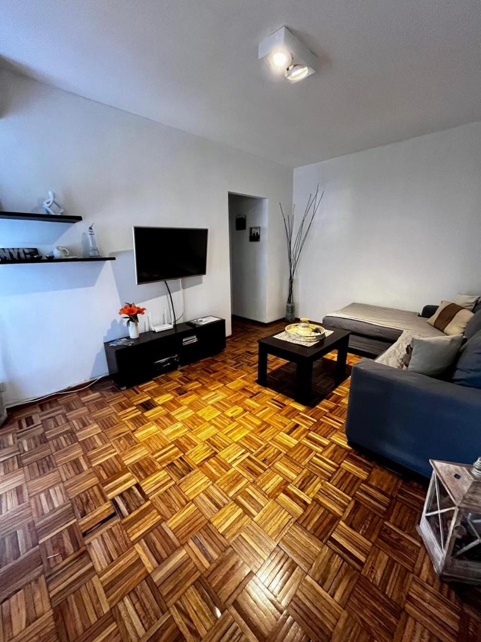 Communal lounge/ TV room, TV and multimedia, Living room, Seating area, Evening entertainment