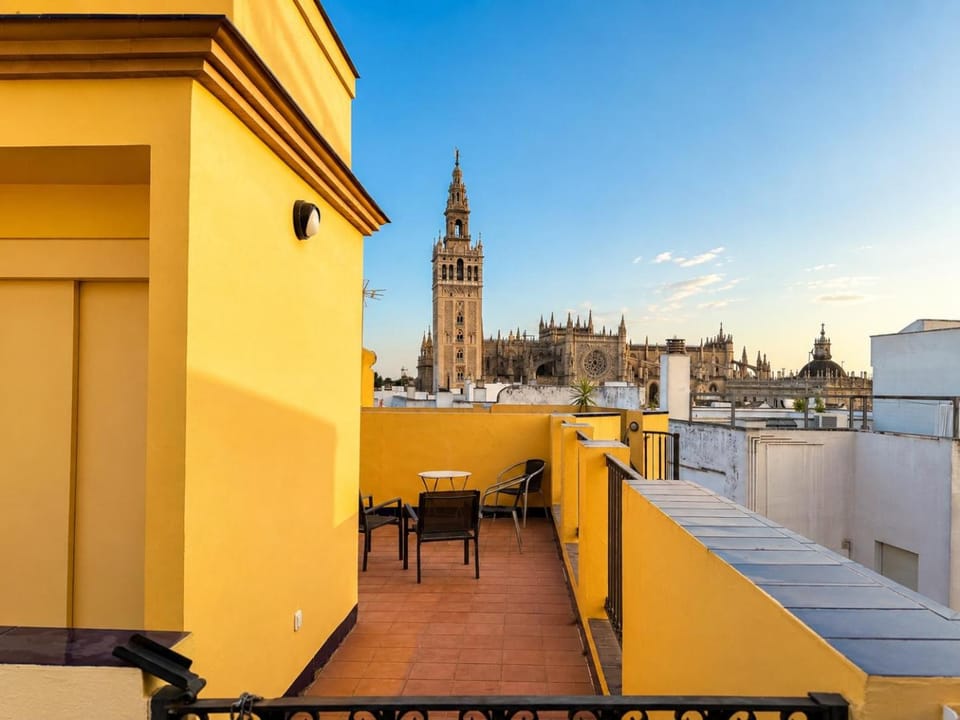 EXCLUSIVE TRIPLEX WITH PRIVATE TERRACE Apartment in Seville