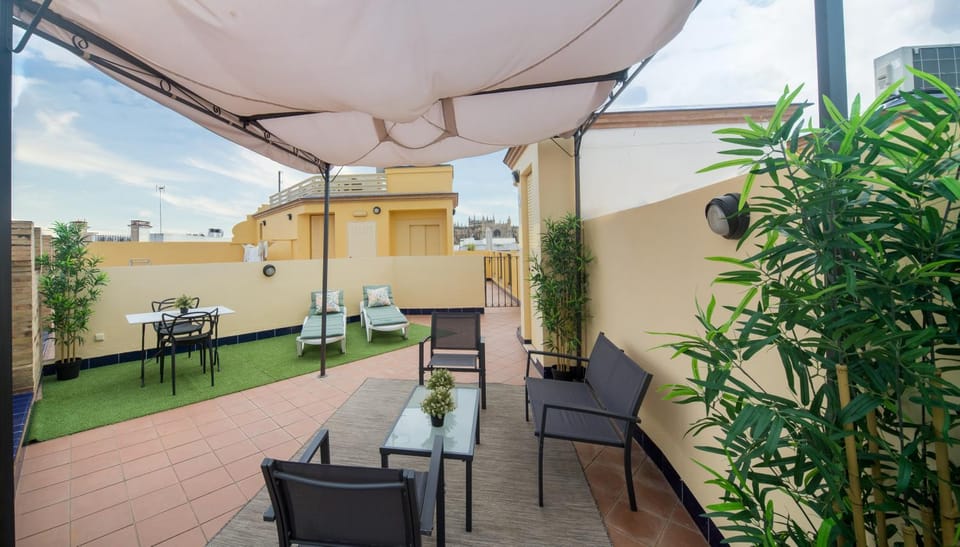 EXCLUSIVE TRIPLEX WITH PRIVATE TERRACE Apartment in Seville