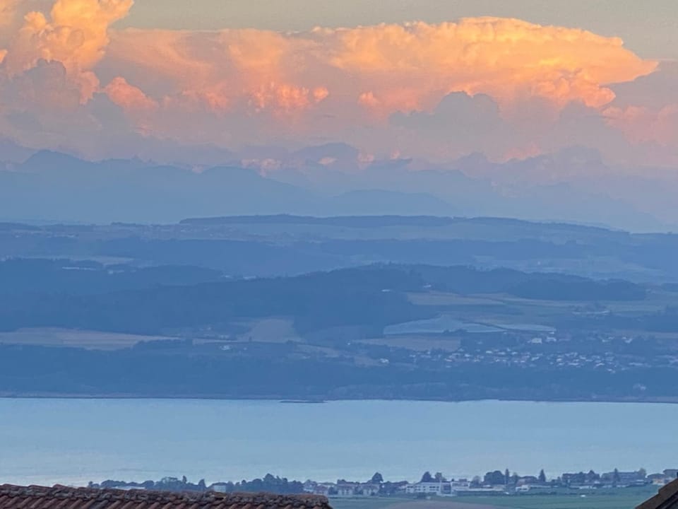 Nearby landmark, Natural landscape, Lake view