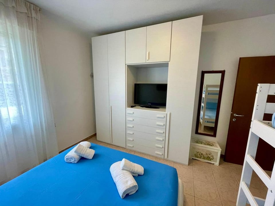 TV and multimedia, wardrobe