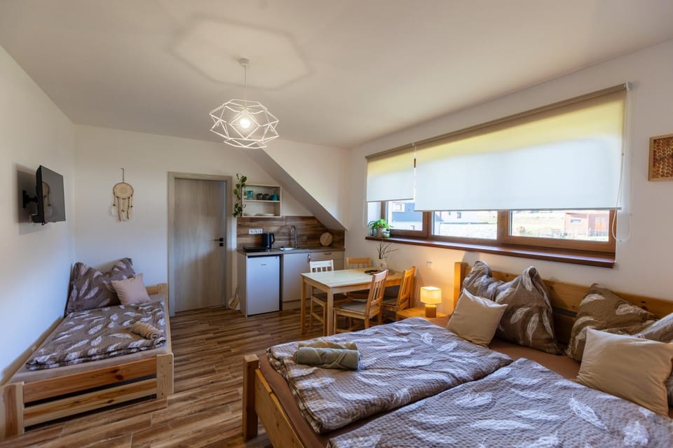 Communal lounge/ TV room, Bed, Kitchen or kitchenette, Seating area