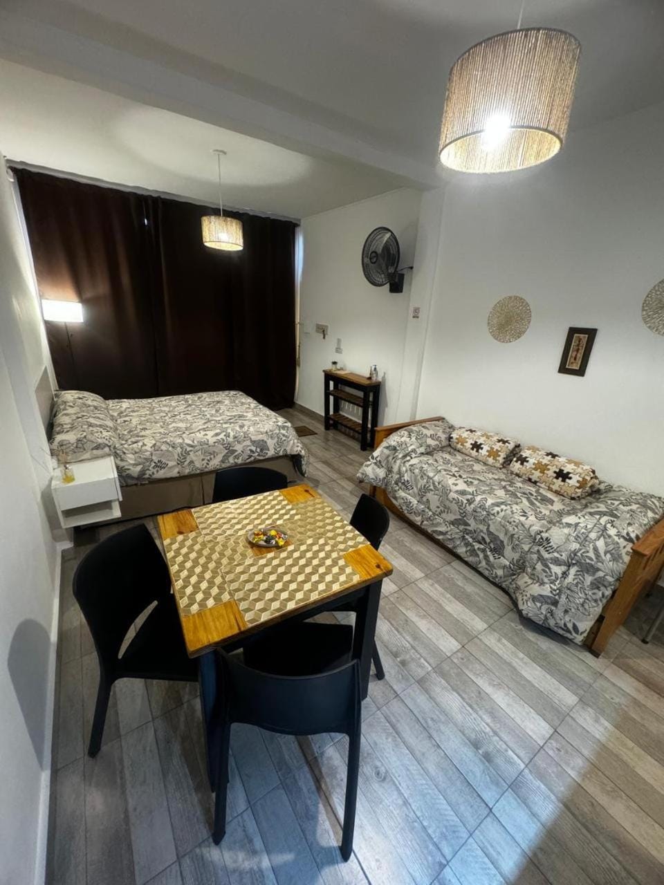 Bed, Living room, Photo of the whole room, Seating area