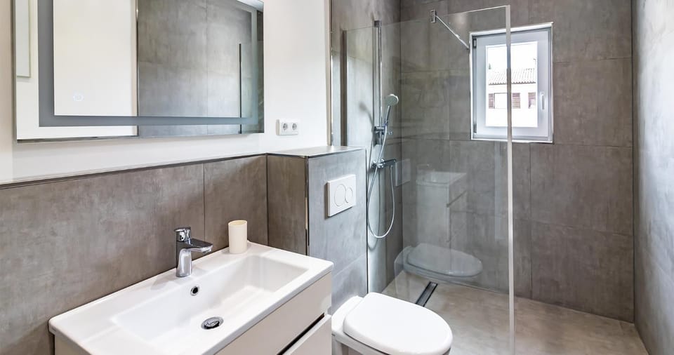 Shower, Toilet, Bathroom