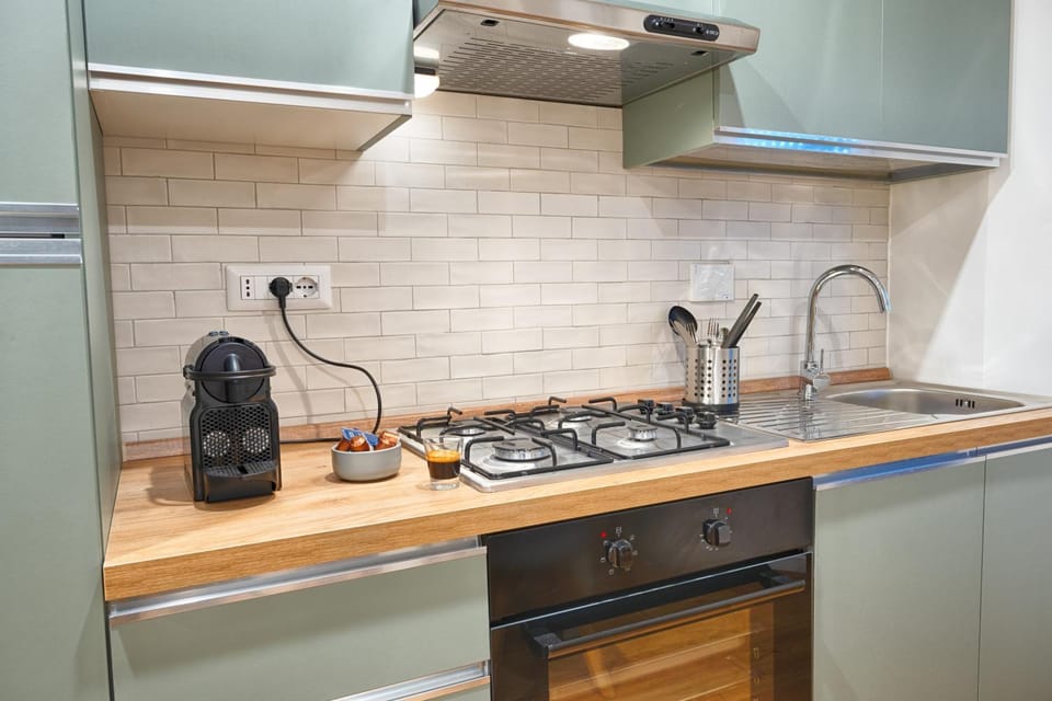 Coffee/tea facilities, Kitchen or kitchenette, pet friendly, stove