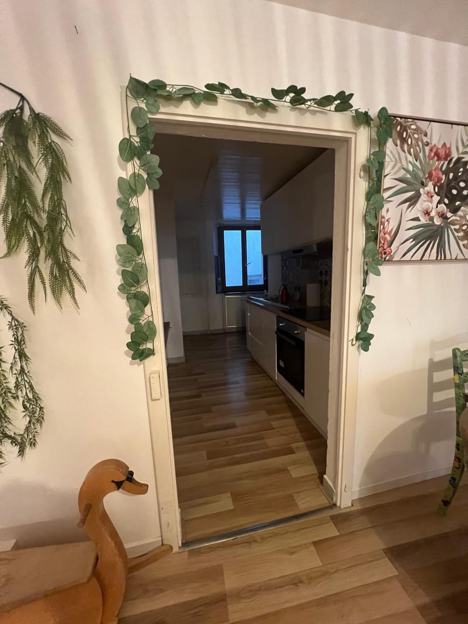 Coffee/tea facilities, Kitchen or kitchenette, microwave, stove, kitchen