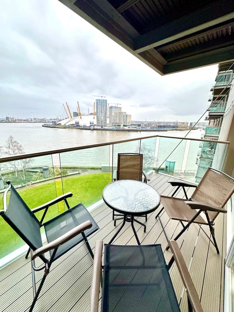 Luxury apartment in Canary Wharf Apartment in London