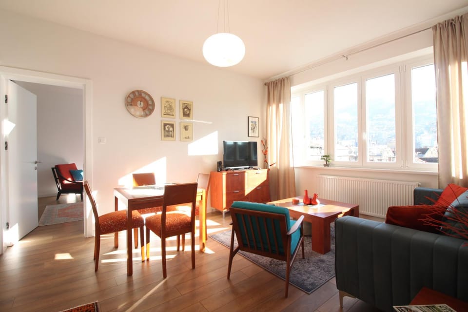 Living room, Seating area, Dining area