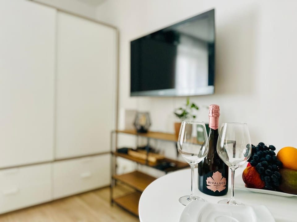 TV and multimedia, Decorative detail, Dining area, wardrobe